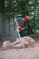 Click to see it big Ich mit Kettensäge, Impression aus dem Wald